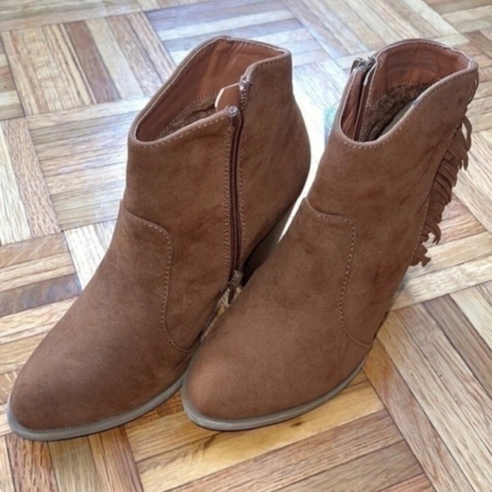 Bamboo Womens Ankle Booties Faux Suede Fringe Boho Western Sz 6.5 Boots Fur Line